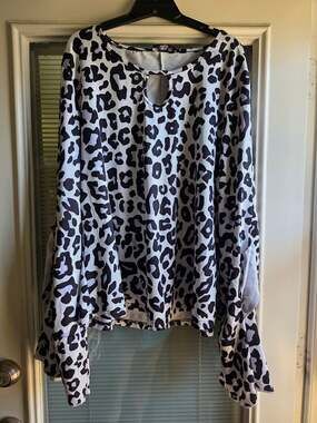 UDear Leopard Print Long Flutter Sleeve Blouse Black White Size 3XL